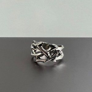Y2K 2000s vintage retro style silver goth emo unique thorn ring